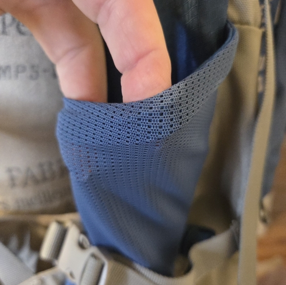 Osprey Kestrel 28 M/L Backpack Hiking Travel Camping Outdoor Blue/Gray - Picture 4 of 16